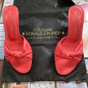 Donald J Pliner coral peep toe sandal 7 NIB